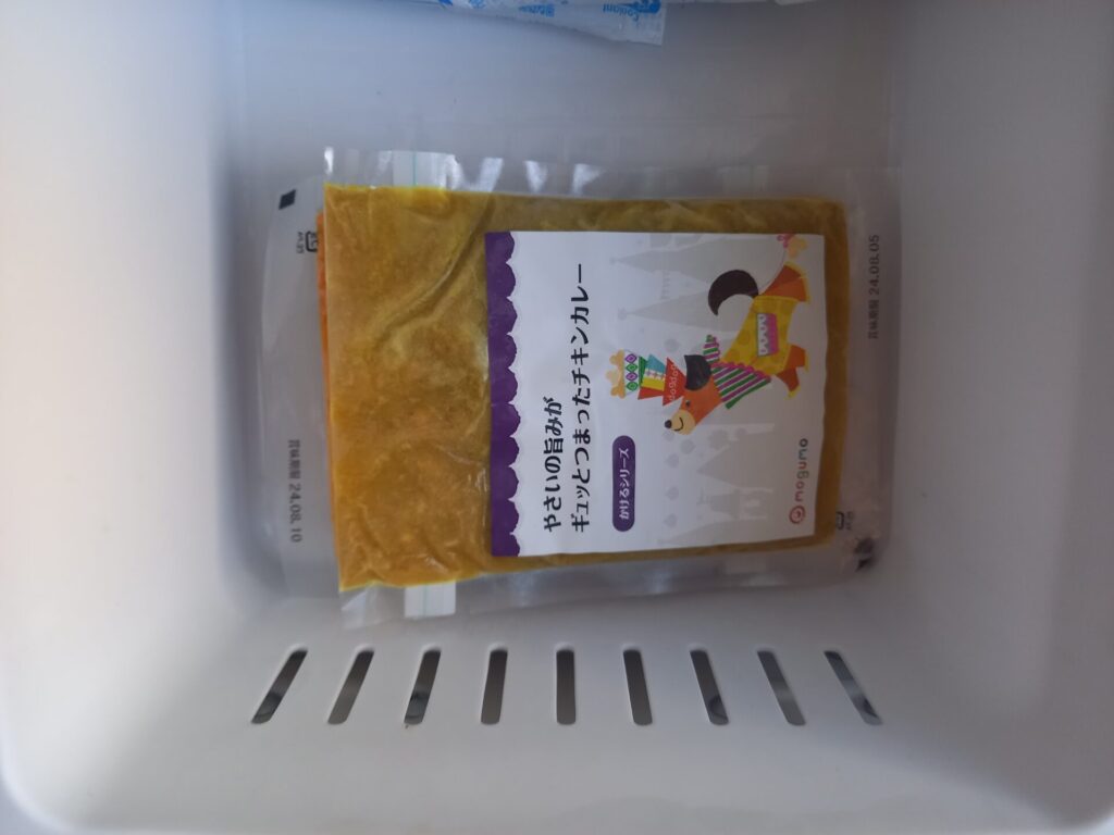 モグモ幼児食を冷凍庫に保管